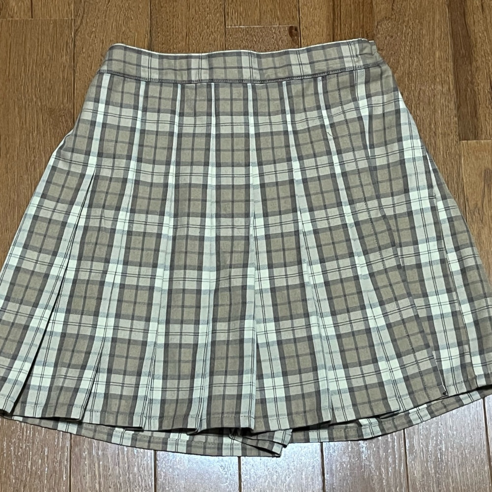Uniqlo Beige Plaid Skort